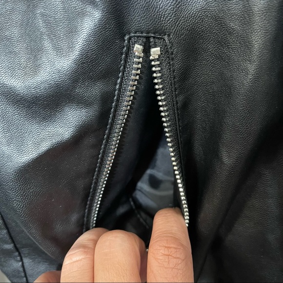 Bagatelle faux leather Bomber Jacket in black with embroidered hummingbirds - Picture 5 of 10